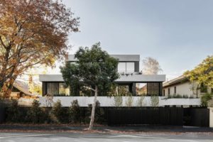 Read more about the article Small Scale Multi-Residential Building in Melbourne Clad in Serene Neutrals